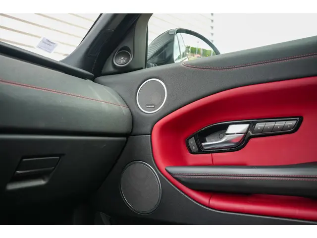 Land Rover Range Rover Evoque 2.0 Si4 HSE 2015 Benzine 25