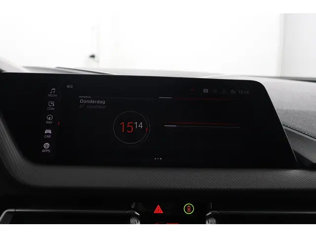 BMW 1 Serie 118i Executive Edition 2021 Benzine 42