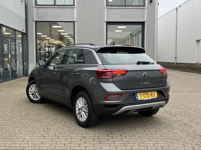 Volkswagen T-Roc 1.0 TSI Life 2023 Benzine 30
