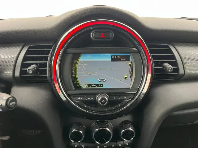 MINI Cooper 1.5 Chili Serious Business 2017 Benzine 20