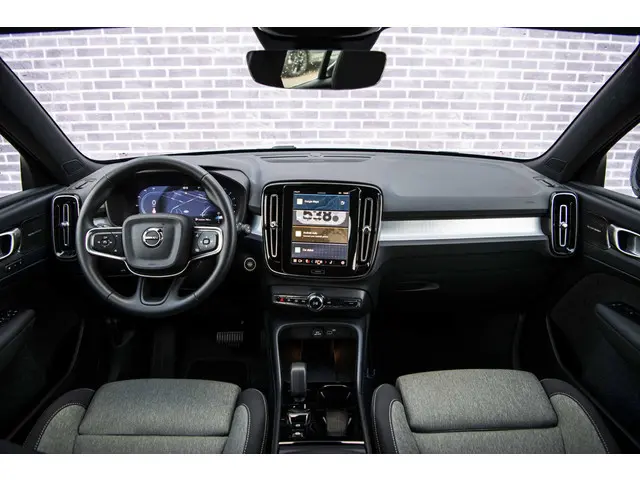 Volvo XC40 2.0 B4 Plus Dark 2025 Benzine 5