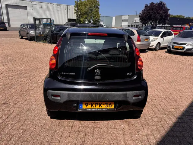 Peugeot 107 1.0 Active NAP / AIRCO / LED 2013 Benzine 4