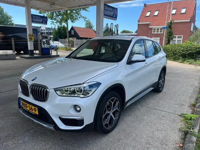 BMW X1 XDrive25i PANO,AUTOMAAT,PDC 2017 Benzine 3