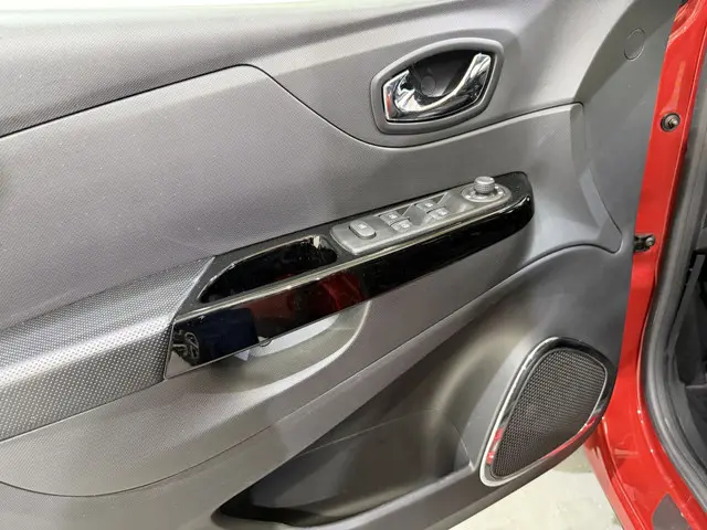 Renault Captur 0.9 TCe Helly Hansen NAP 2015 Benzine 41