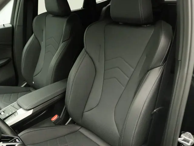BMW X1 xDrive25e 2023 Hybride Benzine 10