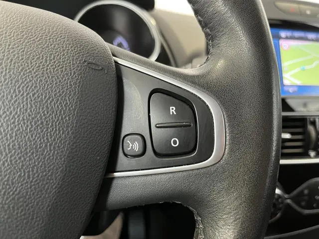 Renault Clio Estate 0.9 TCe Limited 2017 Benzine 25