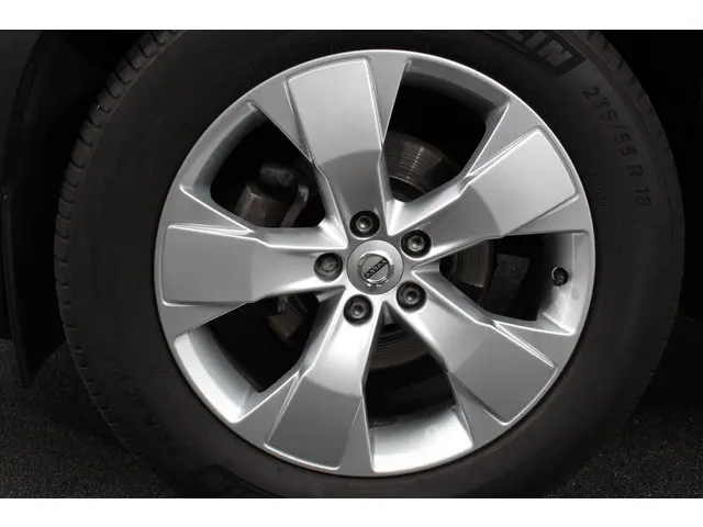 Volvo XC40 1.5 T3 163pk Automaat Momentum 2020 Benzine 3