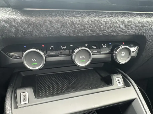 Citroën C4 1.2 Hybrid 145 PK Max 2025 Hybride Benzine 24