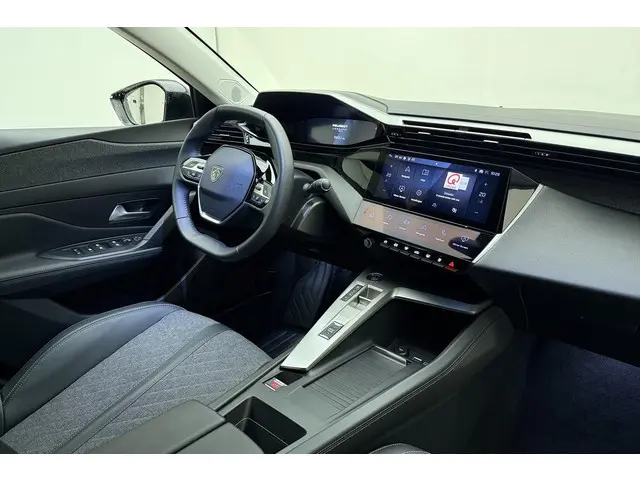 Peugeot 408 1.2 PureTech Allure 130 EAT8 2024 Benzine 15