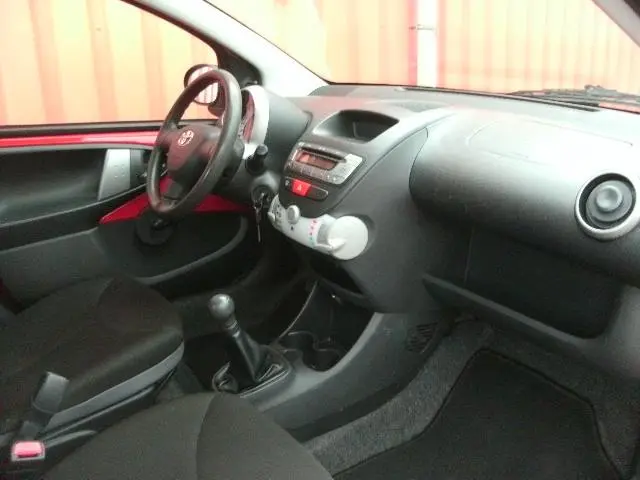 Toyota Aygo 1.0 VVT-i Access 2012 Benzine 6