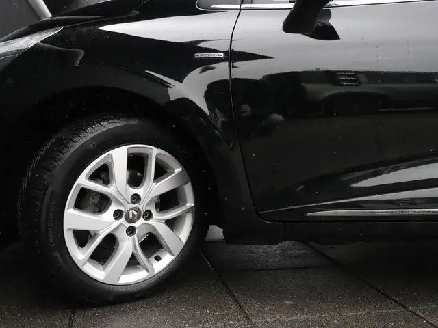 Renault Clio Estate 0.9 TCe Limited 2018 Benzine 14