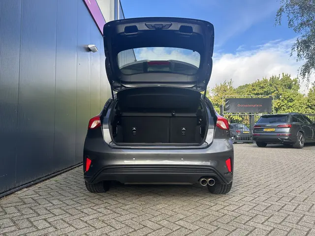 Ford Focus 1.5 EcoBoost ST Line Business 2020 Benzine 31