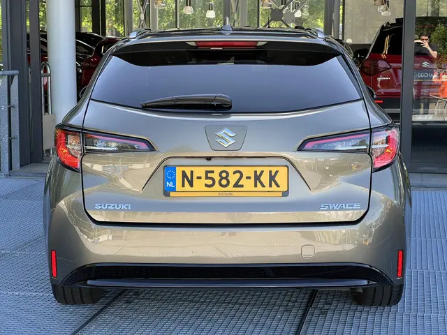 Suzuki Swace 1.8 Hybrid Select 2021 Hybride Benzine 19