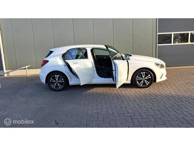 Mercedes-Benz A-Klasse 160 Ambition 2017 Benzine 12