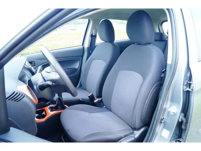 Mitsubishi Space Star 1.0 Cool+ 2017 Benzine 8