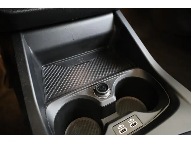 BMW 1 Serie 120 2025 Benzine 19