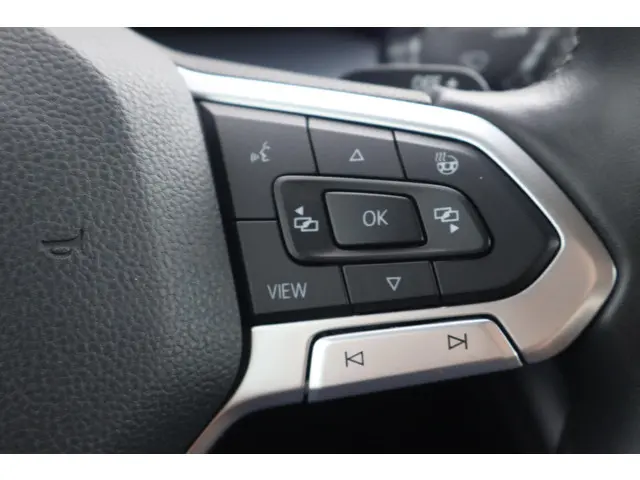 Volkswagen Golf 1.0 eTSI Life Business 2020 Benzine 23