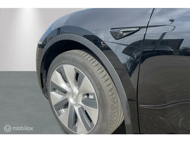 Tesla Model Y RWD 58 kWh 2023 Elektrisch 13