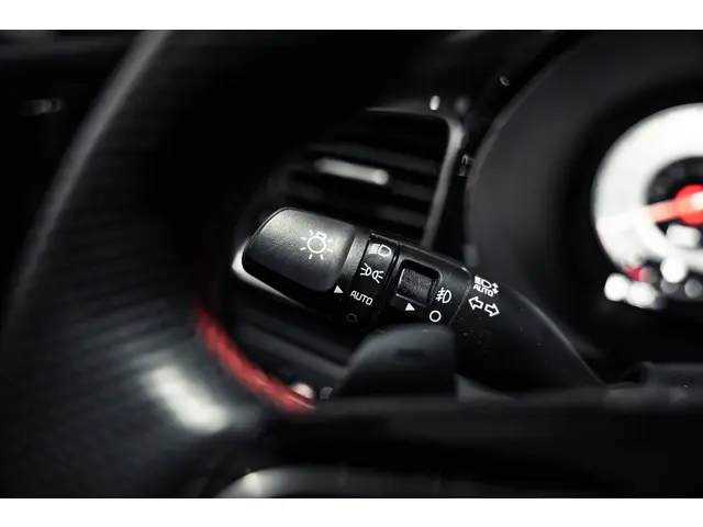 Kia Ceed 1.6 T-GDi GT 2023 Benzine 38