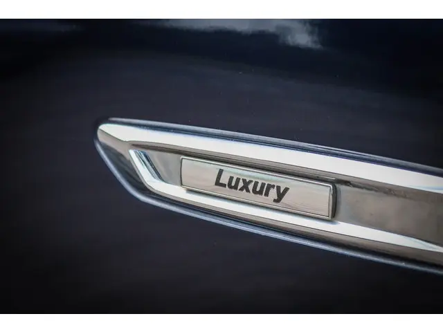 BMW 5 Serie 528i Luxury Edition 2015 Benzine 5