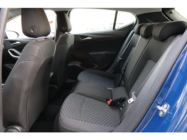 Opel Astra 1.2 Edition 2020 Benzine 12