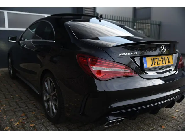 Mercedes-Benz CLA AMG 45 4MATIC 2017 Benzine 39