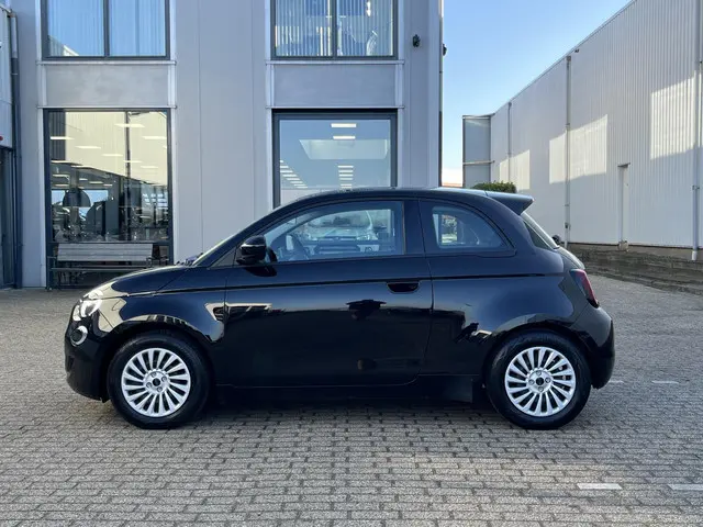 Fiat 500e 42 kWh 2023 Elektrisch 24