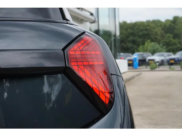MINI 3-Deurs C 2024 Benzine 9