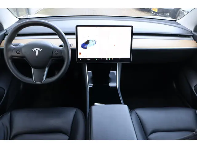 Tesla Model 3 Standard RWD Plus 60 kWh 2020 Elektrisch 2