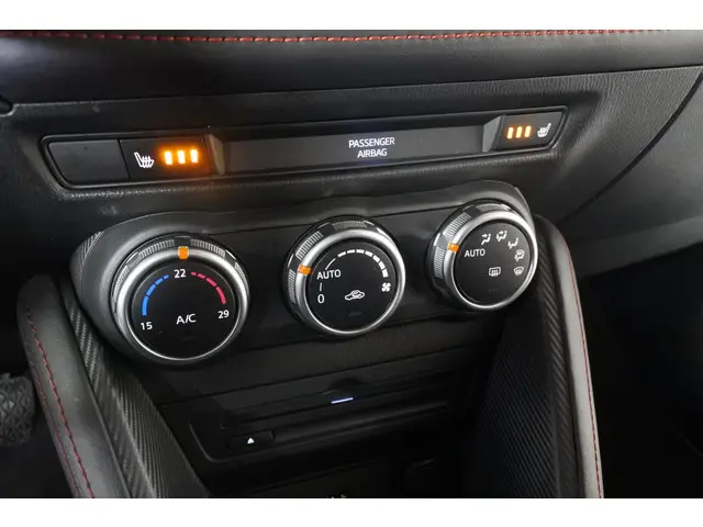 Mazda 2 1.5 115pk 6 bak GT-M 2015 Benzine 26