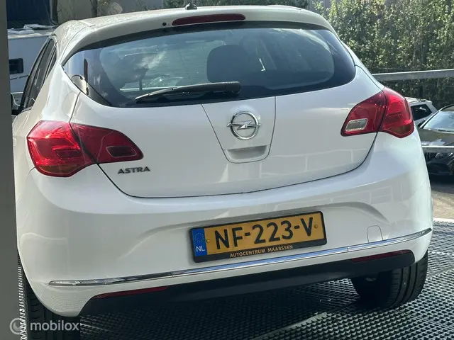 Opel Astra 1.6 Business+ 2015 Benzine 7