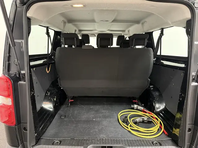 Opel Vivaro-e Combi L3H1 75 kWh 2022 Elektrisch 22