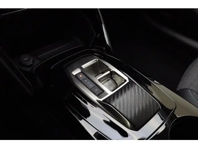 Peugeot 208 1.2 PureTech Allure Pack 2023 Benzine 18