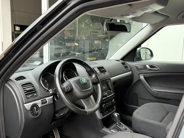 Škoda Yeti 1.2 TSI Elegance DSG 2013 Benzine 17