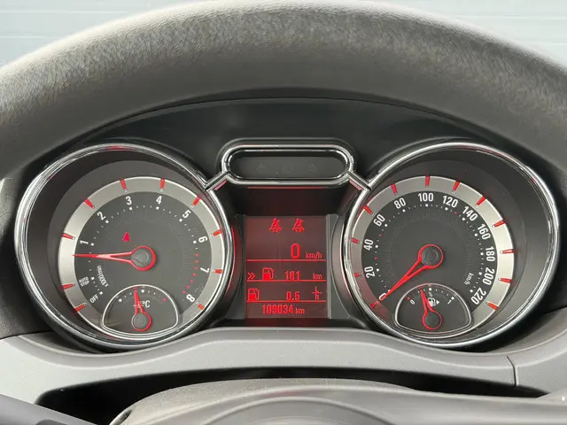 Opel ADAM 1.2 2014 Benzine 14