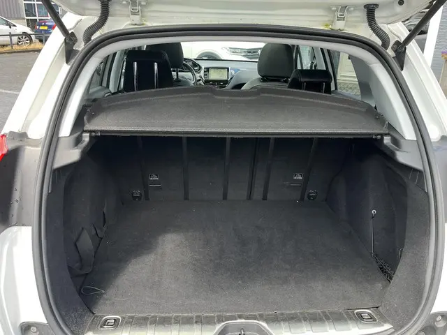 Peugeot 2008 1.6 VTi 120 pk Crossway 2015 Benzine 12