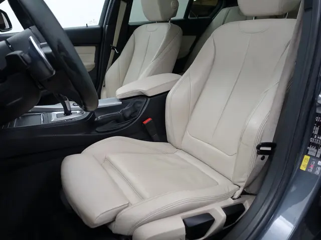 BMW 3 Serie 330e M Performance Aut- 2016 Hybride Benzine 27