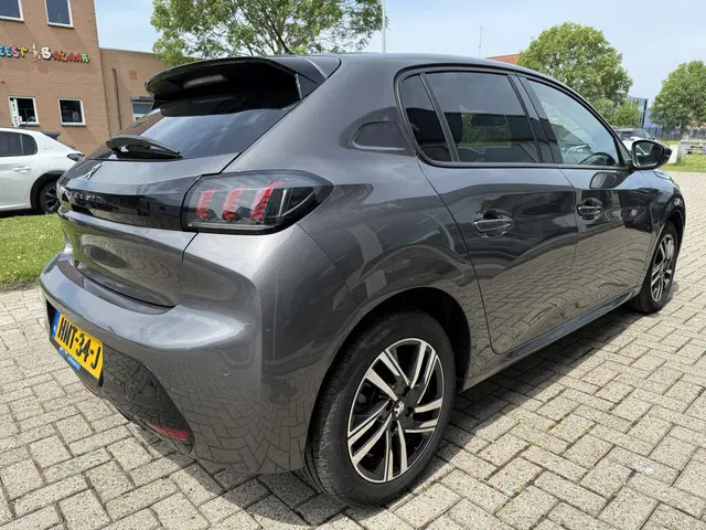 Peugeot 208 1.2 PureTech 100 Allure 2024 Benzine 6