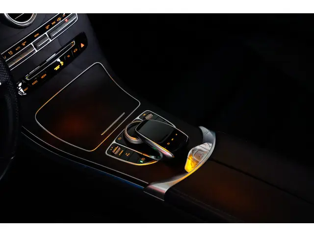 Mercedes-Benz C-Klasse Cabrio 200 AMG Line 2018 Benzine 18