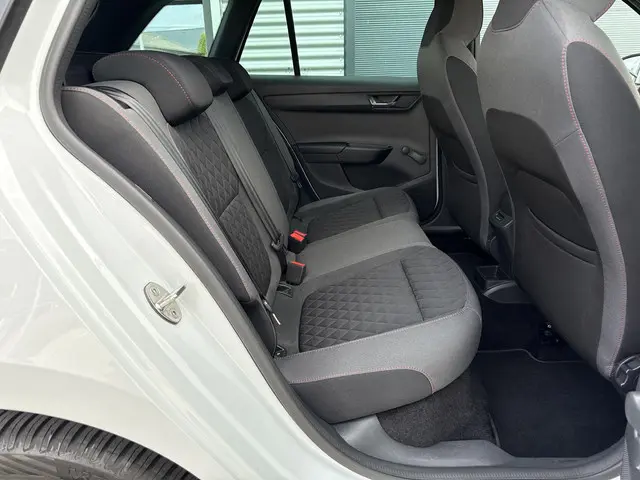 Škoda Fabia Combi 1.0 TSI Sport Business 2020 Benzine 30