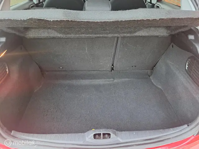 Peugeot 208 1.2 PureTech Signature 2019 Benzine 29