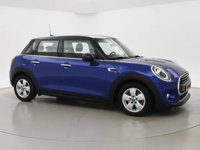 MINI 5-Deurs Mini 1.5 COOPER SALT AUT. 2018 Benzine 26