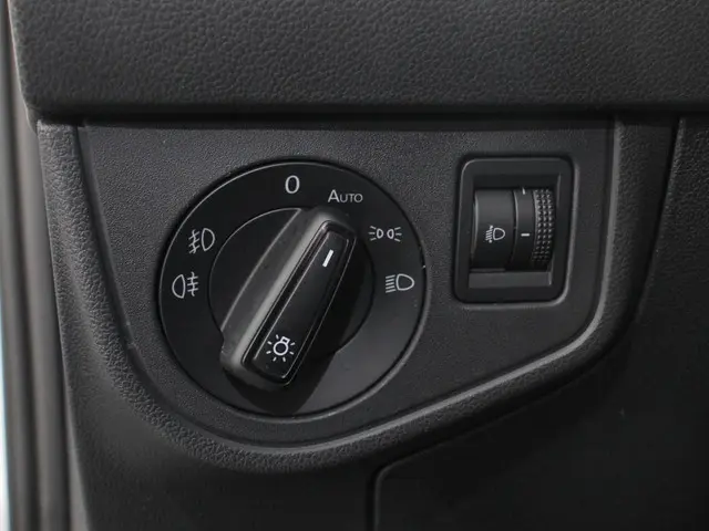 Volkswagen Polo 1.0 TSI R-Line DSG 2023 Benzine 32