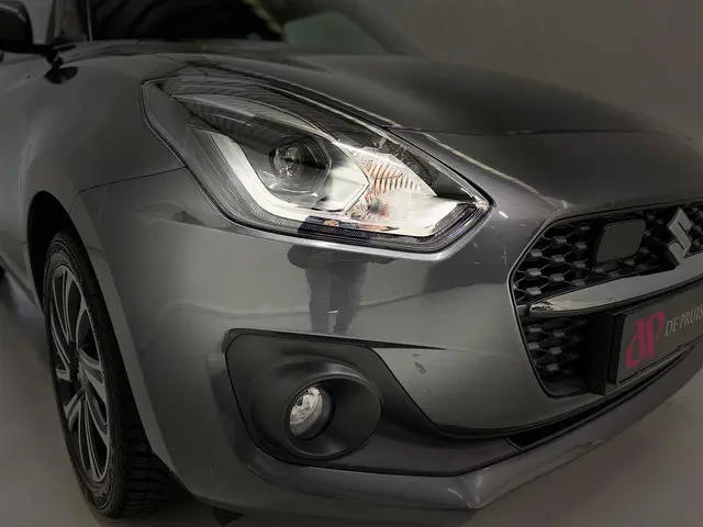 Suzuki Swift 1.2 Style Smart Hybrid 2024 Benzine 10