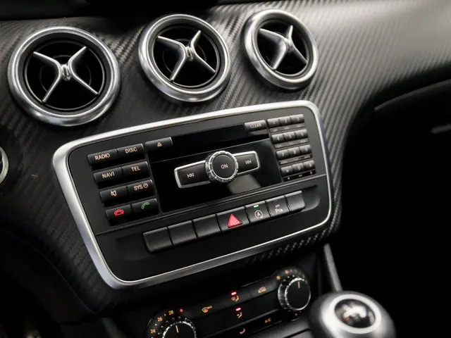 Mercedes-Benz A-Klasse 180 AMG Sport 2015 Benzine 9