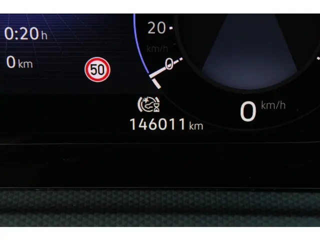 Volkswagen Golf 1.0 TSI Life Business 2022 Benzine 12