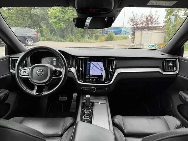 Volvo V60 2.0 B4 Aut. 197pk MHEV R-Design 2020 Benzine 17