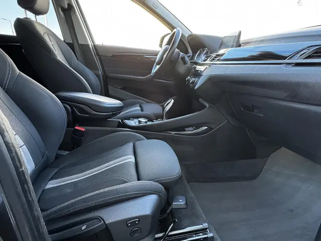 BMW X1 sDrive20i Executive 2018 Benzine 3