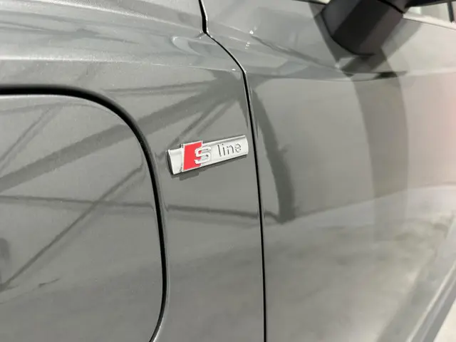 Audi Q3 45 TFSI e S edition 2021 Hybride Benzine 24