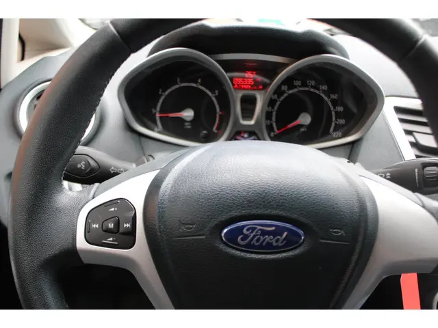 Ford Fiesta 1.25 Titanium 2012 Benzine 16